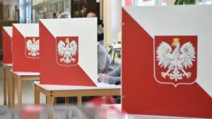 conservatieve-pis-wint-in-polen-maar-oppositie-lijkt-coalitie-te-kunnen-vormen