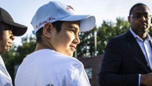 Mikael en zijn moeder mogen niet in Nederland blijven 555_mikael_anpvianos