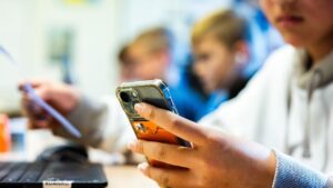 641_sexting_ANPviaNOS