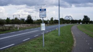 Reizen met OV of auto is te duur 652_reizen_ANPviaNOS