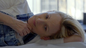 Marlee Matlin: het verhaal van haar leven in een documentaire dsbfeh3meMarlee_Matlin _Not_Alone_Anymore-Still_1