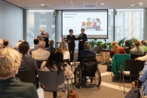 Gebarentaal in het stemhokje: mooie belofte of loze woorden? HG-20250506-9281